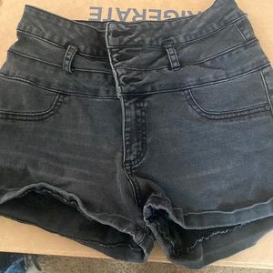 Very high waist jegging shorts